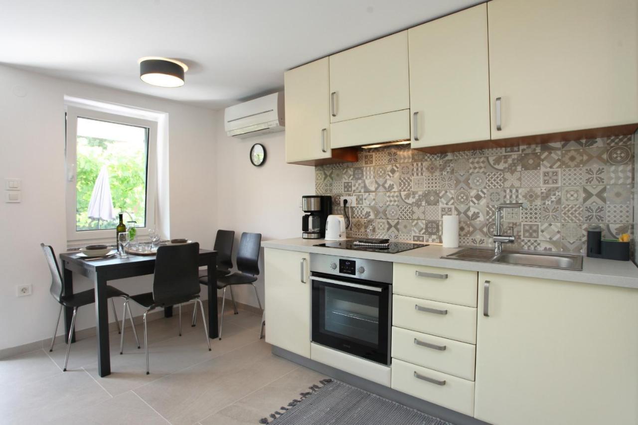 Modern Apartment Parenzana Izma Portoroz Exterior photo